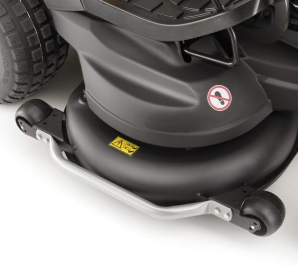 Stiga Estate Pro 9102 XWSY 4WD Lawn Tractor - Image 4