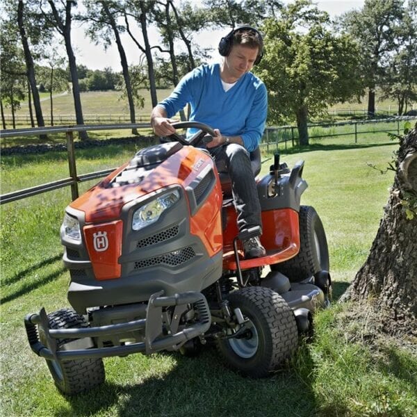 HUSQVARNA TC 242T REAR COLLECTION TRACTOR - Image 3